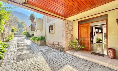 Casa con gran terreno / Colegio San Benito