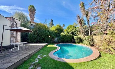 Casa con gran terreno / Colegio San Benito