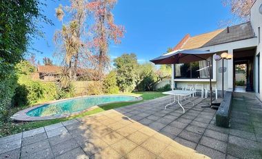 Casa con gran terreno / Colegio San Benito