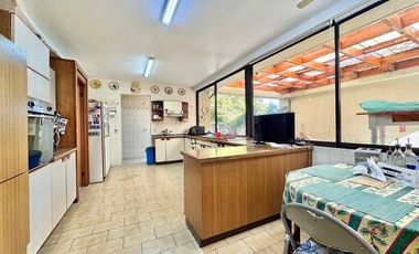 Casa con gran terreno / Colegio San Benito