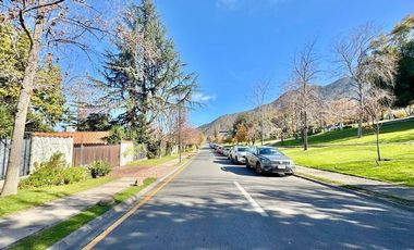 Casa con gran terreno / Colegio San Benito