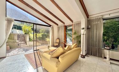 Casa con gran terreno / Colegio San Benito