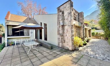 Casa con gran terreno / Colegio San Benito