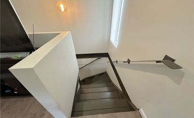 Preciosa casa remodelada 3 d 2b, más visitas.