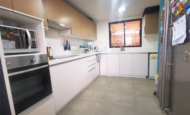 Preciosa casa remodelada 3 d 2b, más visitas.