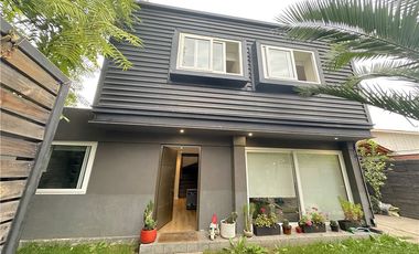 Preciosa casa remodelada 3 d 2b, más visitas.