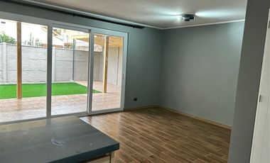 Casa en Arriendo en Avenida las rosas, cercano a avenida Miguel Ramírez