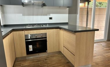 Casa en Arriendo en Avenida las rosas, cercano a avenida Miguel Ramírez