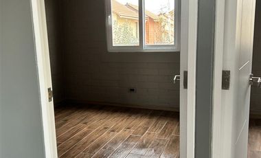 Casa en Arriendo en Avenida las rosas, cercano a avenida Miguel Ramírez