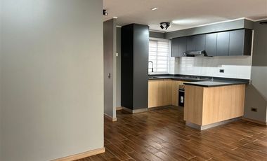 Casa en Arriendo en Avenida las rosas, cercano a avenida Miguel Ramírez