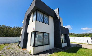 Hermosa Casa En Punta De Parra, Tomé - Ibacache Propiedades
