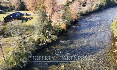 Casa estilo galpón con Espetacular Orilla de Río