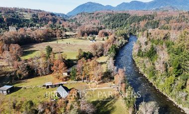 Casa estilo galpón con Espetacular Orilla de Río