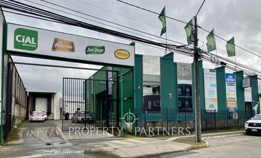 Oficinas y bodegas comerciales en importante avenida