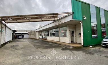 Oficinas y bodegas comerciales en importante avenida