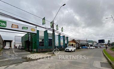 Oficinas y bodegas comerciales en importante avenida
