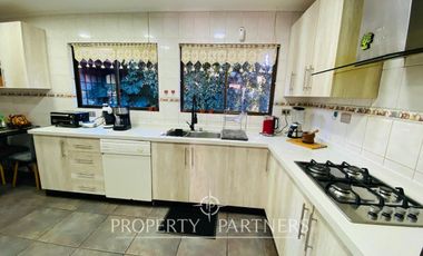 Santa Cruz, Casa en Exclusivo Sector Residencial