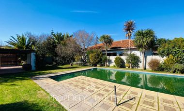 Santa Cruz, Casa en Exclusivo Sector Residencial