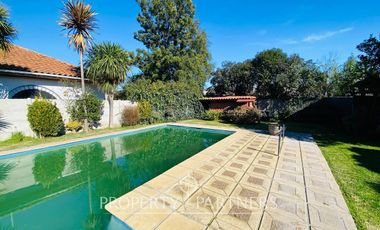 Santa Cruz, Casa en Exclusivo Sector Residencial