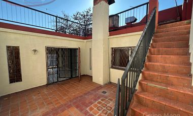 Piso unico de 3 amb con balcon, patio y tza