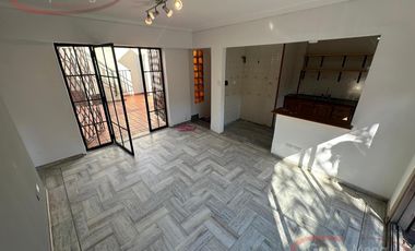 Piso unico de 3 amb con balcon, patio y tza
