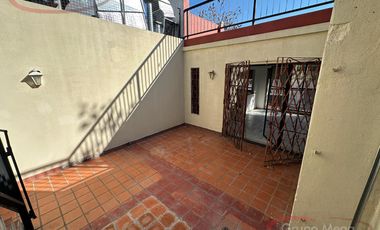 Piso unico de 3 amb con balcon, patio y tza
