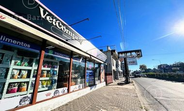 Local sobre gran lote en alquiler o venta.