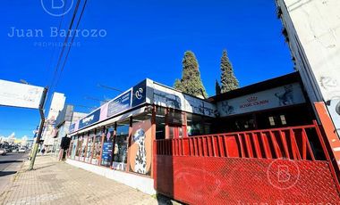 Local sobre gran lote en alquiler o venta.