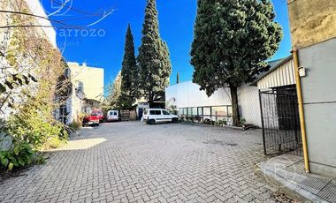 Local sobre gran lote en alquiler o venta.