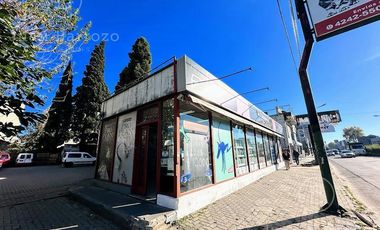 Local sobre gran lote en alquiler o venta.