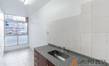 Departamento MONOAMBIENTE en La Boca con cocina separada y balcón