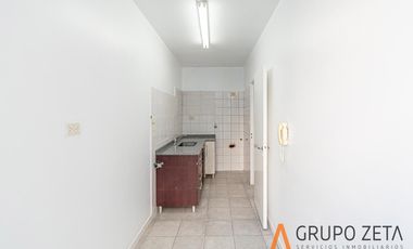 Departamento MONOAMBIENTE en La Boca con cocina separada y balcón