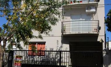 Departamento en alquiler en San Isidro Central 2 ambientes con cochera.