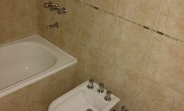 Departamento  en alquiler en Lomas de Zamora con cochera