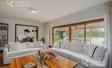 Casa en venta y alquiler en las Lomas de San Isidro con jardín y pileta