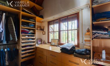 Casa en venta y alquiler en las Lomas de San Isidro con jardín y pileta