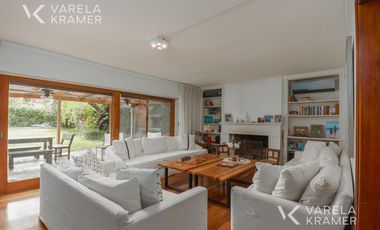 Casa en venta y alquiler en las Lomas de San Isidro con jardín y pileta