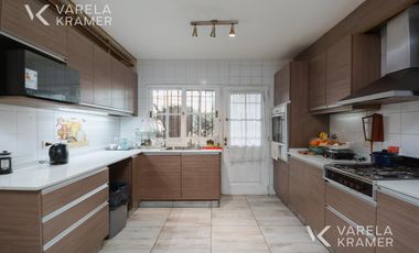 Casa en venta y alquiler en las Lomas de San Isidro con jardín y pileta