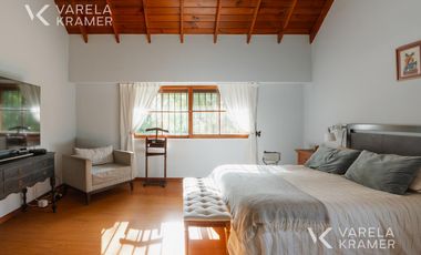 Casa en venta y alquiler en las Lomas de San Isidro con jardín y pileta