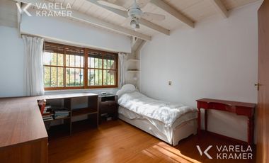Casa en venta y alquiler en las Lomas de San Isidro con jardín y pileta