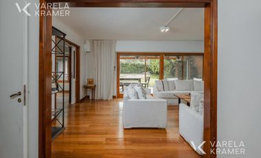 Casa en venta y alquiler en las Lomas de San Isidro con jardín y pileta