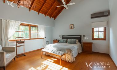 Casa en venta y alquiler en las Lomas de San Isidro con jardín y pileta