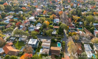 Casa en venta y alquiler en las Lomas de San Isidro con jardín y pileta
