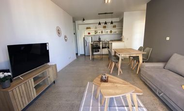Tigre - Av Italia y Montes De Oca, 2 amb, 55m2 con cochera fija - Amoblado (RAM)