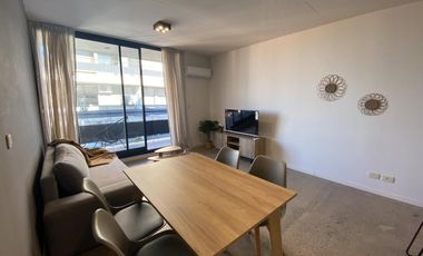 Tigre - Av Italia y Montes De Oca, 2 amb, 55m2 con cochera fija - Amoblado (RAM)
