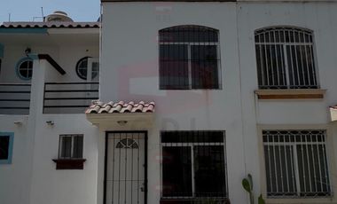 VILLAFONTANA RESIDENCIAL CASA EN COTO