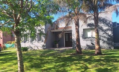 Casa en venta - 3 Dormitorios 3 Baños - Benavidez