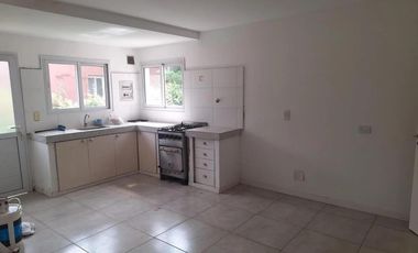 Casa en venta - 3 Dormitorios 3 Baños - Benavidez