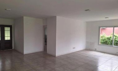 Casa en venta - 3 Dormitorios 3 Baños - Benavidez