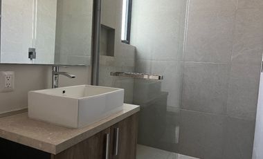 Renta departamento  THE OAKS Bosque Real